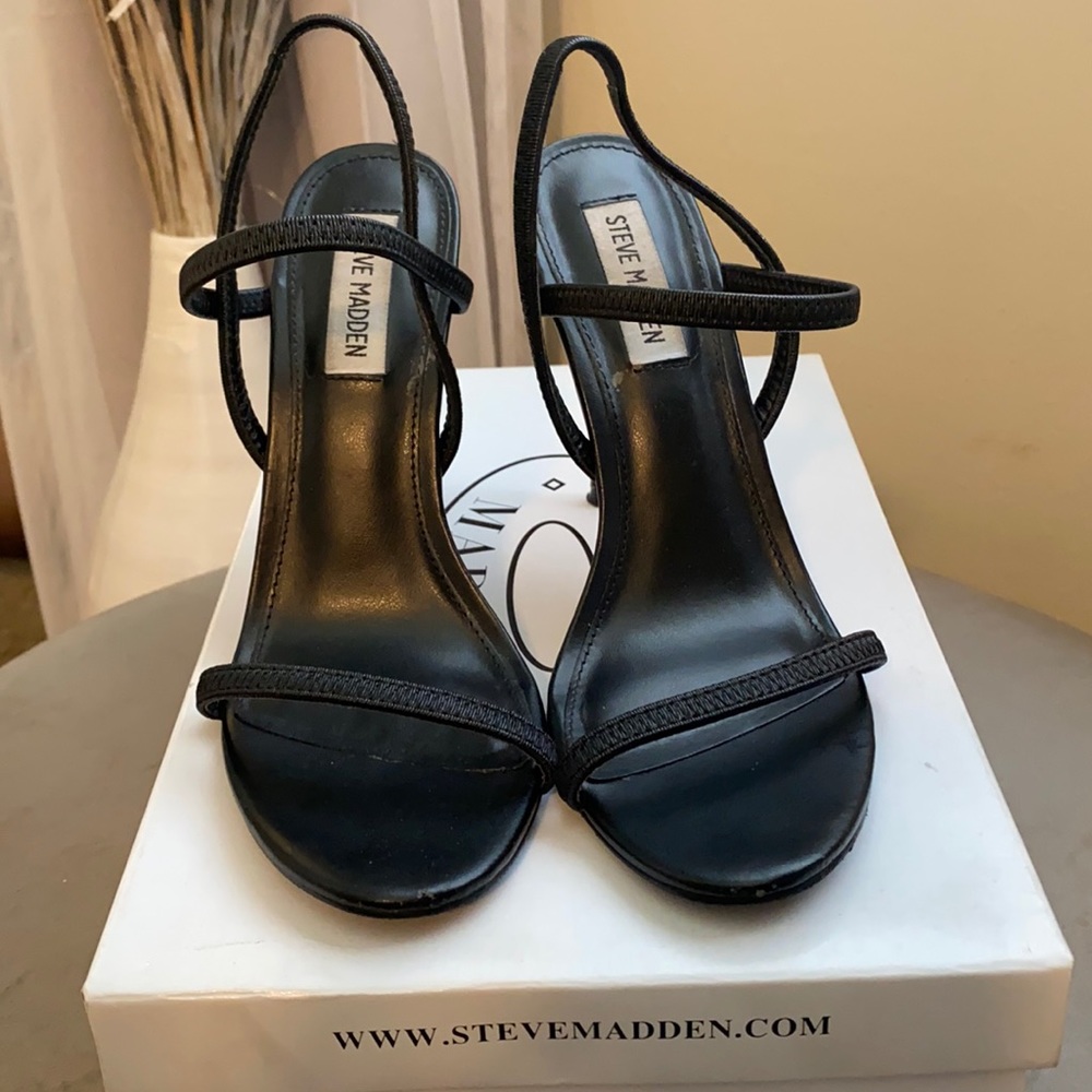 Gabriella Black Steve Madden sandals